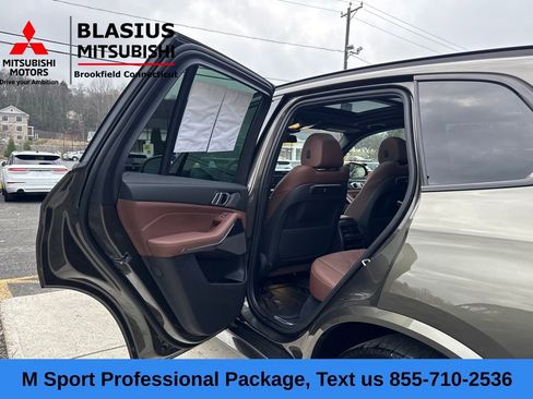 Used 2025 BMW X5 xDrive40i w/ M Sport Package image 19