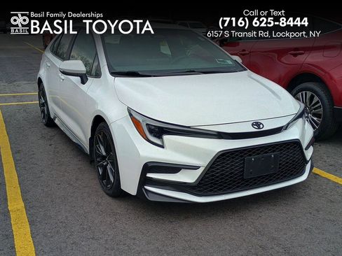 Used 2024 Toyota Corolla SE w/ SE Premium Package image 1