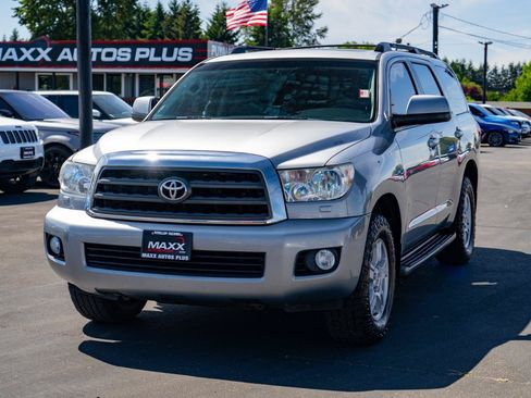 Used 2016 Toyota Sequoia SR5 AWD/4WD image 5