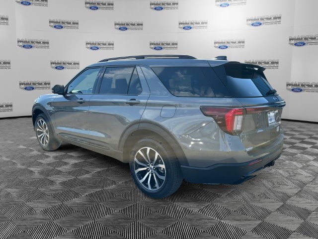 New 2026 Ford Explorer ST-Line AWD/4WD image 3
