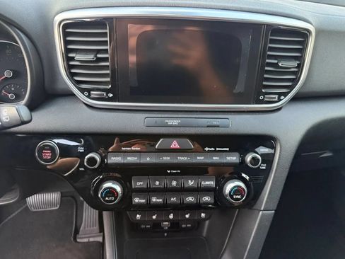 Used 2020 Kia Sportage EX w/ EX Technology Package FWD image 18