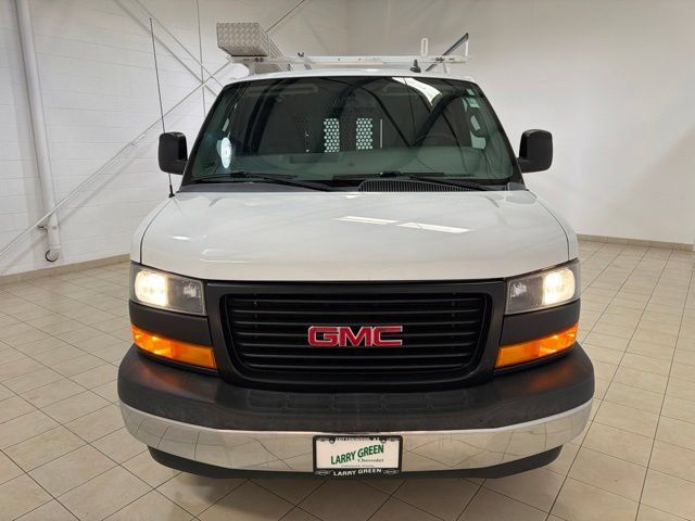 Used 2018 GMC Savana 2500 RWD image 9