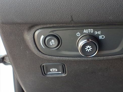 Used 2023 GMC Terrain SLE image 20