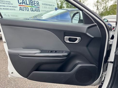 Used 2025 Kia K4 FWD image 18