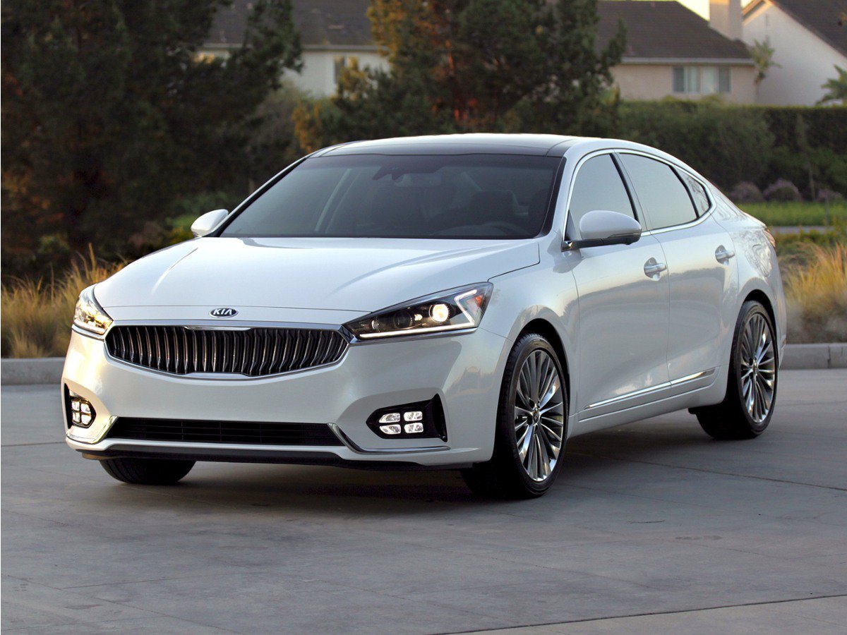 Used 2019 Kia Cadenza Premium FWD image 1