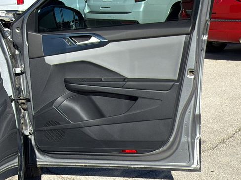 Used 2023 Volkswagen Taos SE image 26