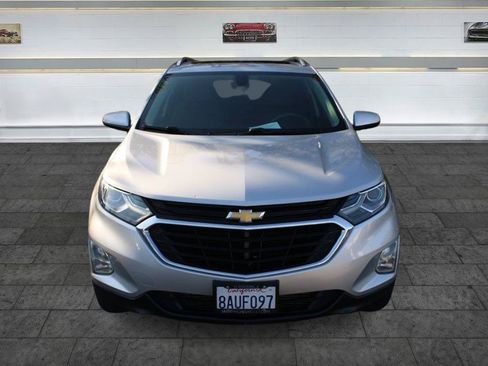 Used 2018 Chevrolet Equinox LT FWD image 2