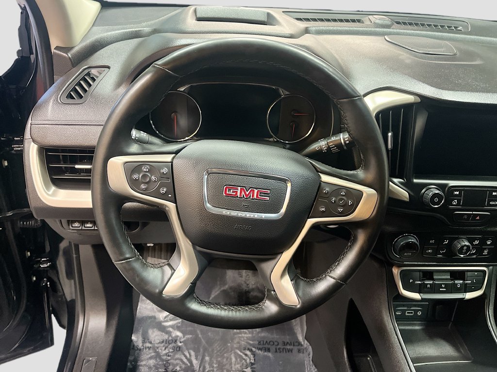 Used 2024 GMC Terrain Denali w/ Denali Premium Package AWD/4WD image 11