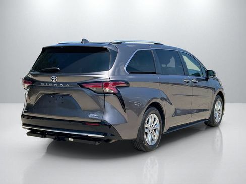 Certified 2023 Toyota Sienna Limited AWD/4WD image 5