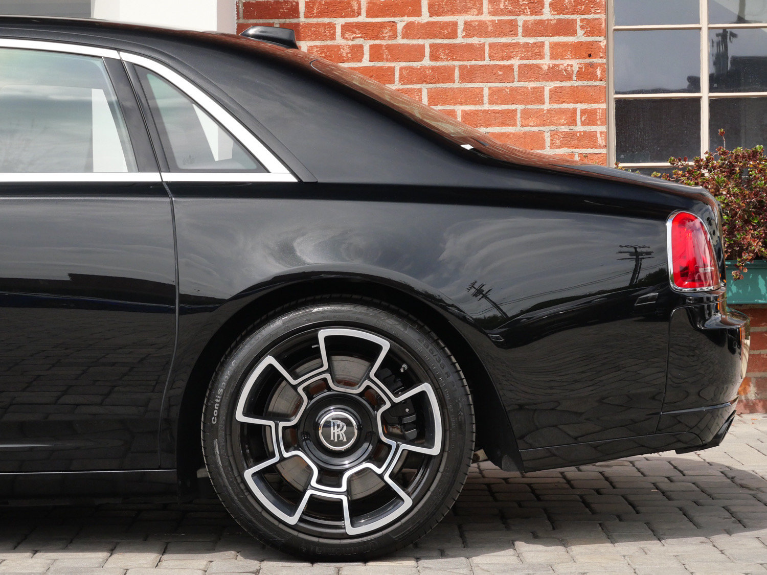 Used 2019 Rolls-Royce Ghost RWD image 25