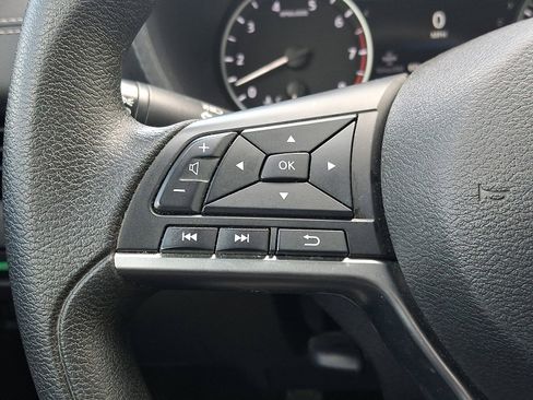 Certified 2023 Nissan Sentra SV FWD image 20