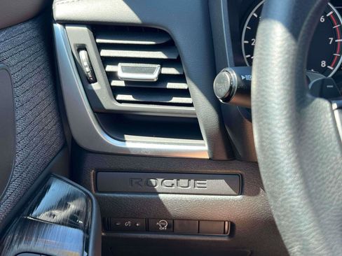 Used 2023 Nissan Rogue S AWD/4WD image 16