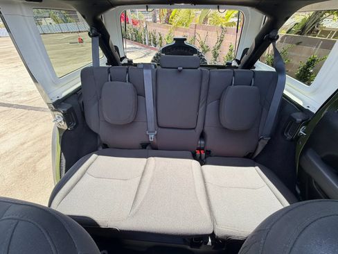 Used 2023 Jeep Wrangler Unlimited w/ Sun & Screen Package AWD/4WD image 27
