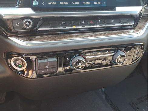Used 2023 Chevrolet Silverado 1500 RST AWD/4WD image 19