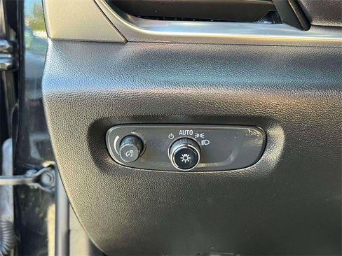 Certified 2023 Chevrolet Traverse LT w/ Rear Camera Mirror Package image 14