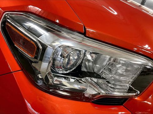 Used 2018 Toyota Tacoma SR5 image 25