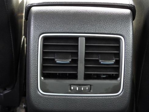 Used 2014 Volkswagen Passat 1.8T SE image 33