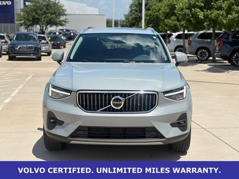 Certified 2025 Volvo XC40 B5 Plus AWD/4WD image 5