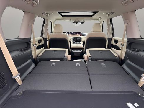 New 2026 Nissan Armada Platinum image 11