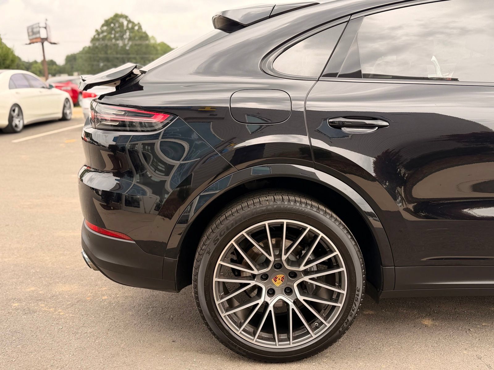 Used 2021 Porsche Cayenne Coupe AWD/4WD image 22