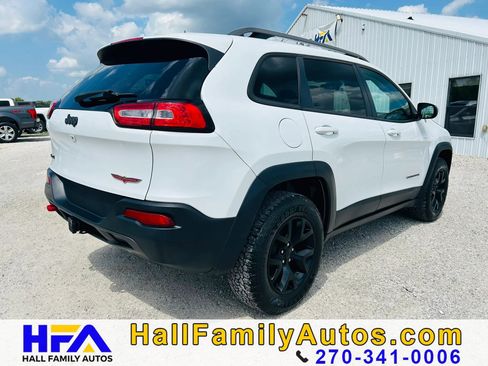 Used 2016 Jeep Cherokee Trailhawk w/ Trailer Tow Group AWD/4WD image 5