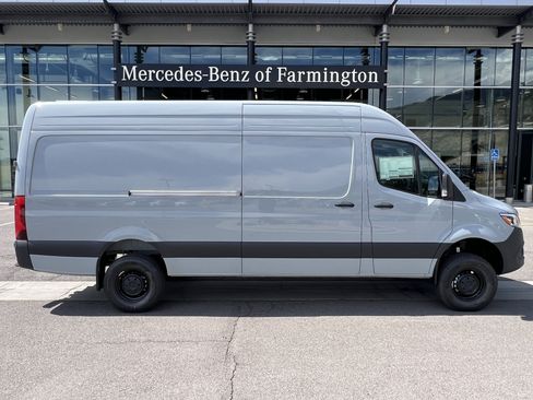 New 2026 Mercedes-Benz Sprinter 2500 image 2