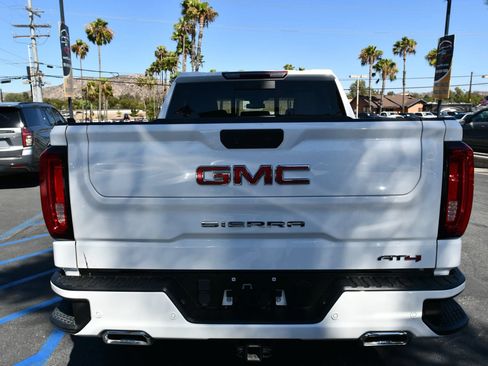 Used 2022 GMC Sierra 1500 AT4 w/ AT4 Premium Package AWD/4WD image 7