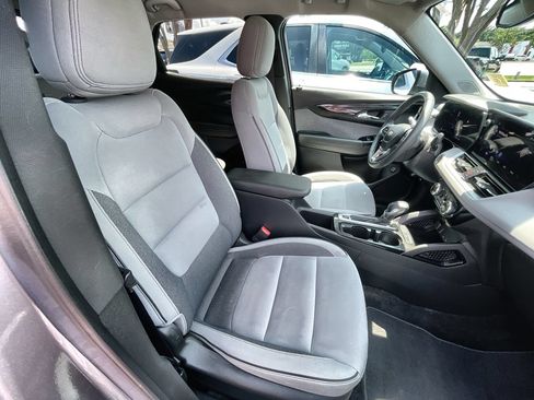 Used 2024 Chevrolet TrailBlazer LT w/ Convenience Package FWD image 25