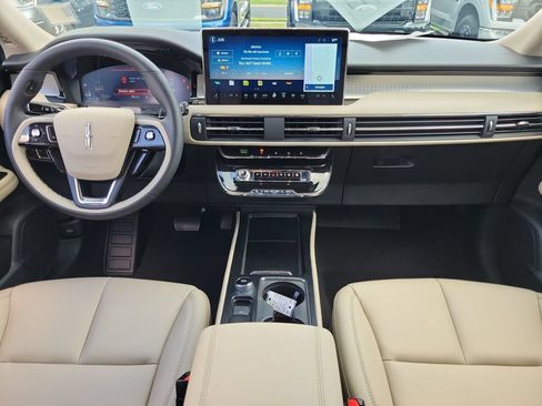 Used 2025 Lincoln Corsair AWD w/ Rear Removable Package Tray image 11