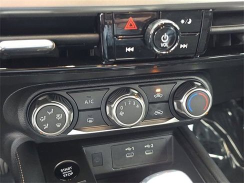 Used 2025 Nissan Kicks SV image 21