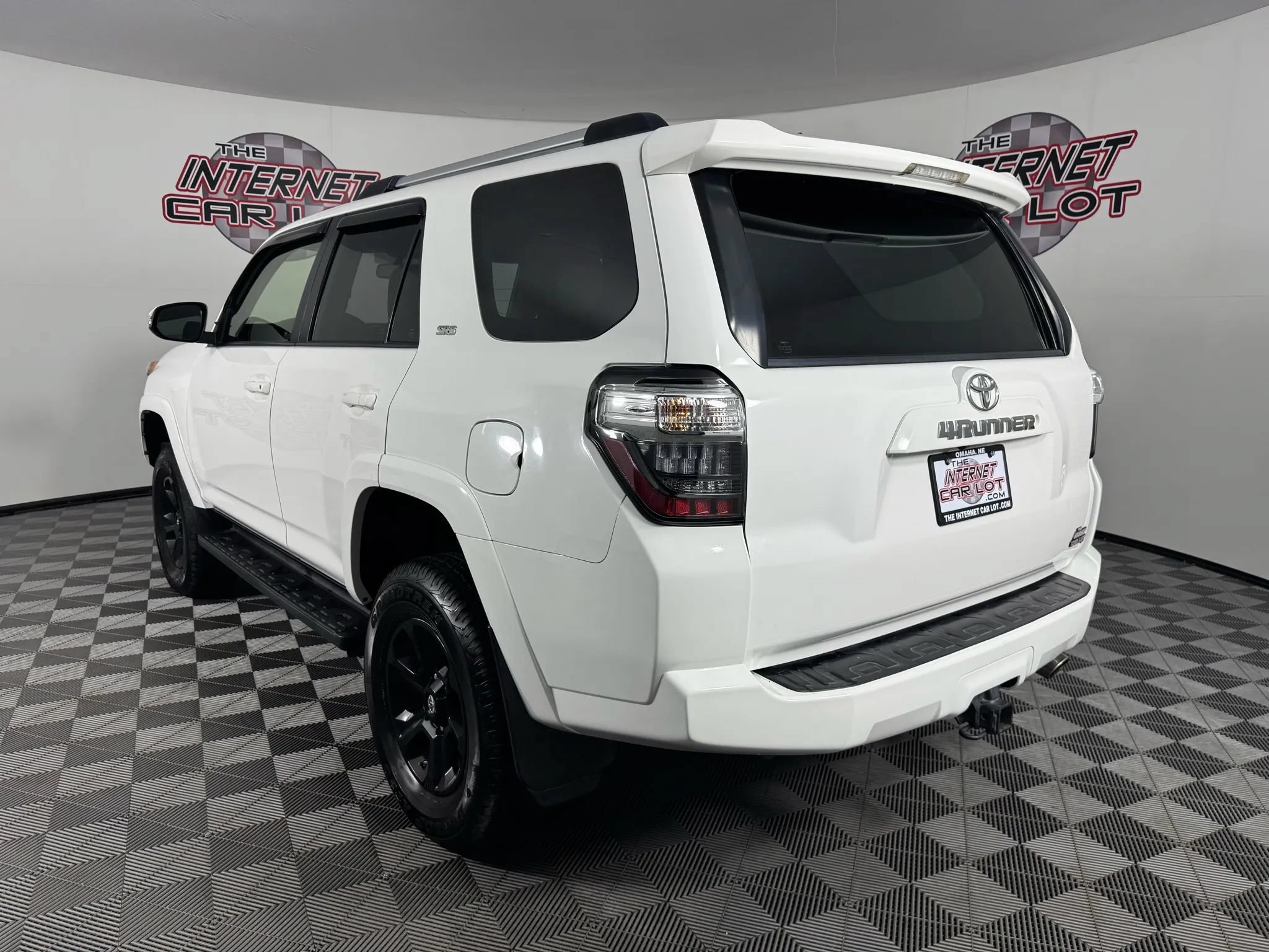 Used 2019 Toyota 4Runner SR5 Premium AWD/4WD image 5