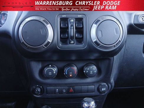 Used 2015 Jeep Wrangler Unlimited Sport w/ Quick Order Package 24S AWD/4WD image 22