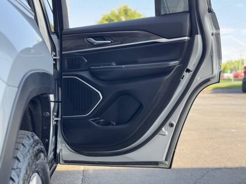 Used 2022 Jeep Grand Cherokee Limited RWD image 34