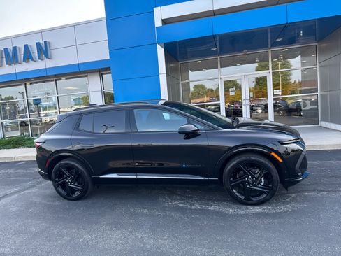 Certified 2024 Chevrolet Equinox EV RS image 2