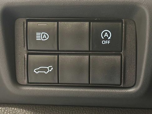 Certified 2024 Toyota Highlander XLE image 17