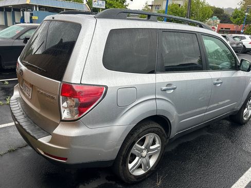 Used 2010 Subaru Forester 2.5X Premium image 5