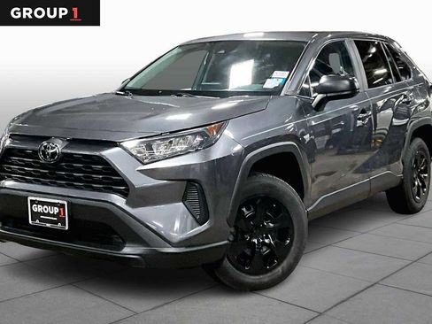 Used 2022 Toyota RAV4 LE image 1