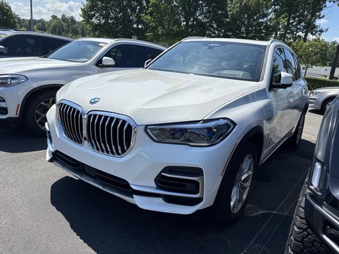 Used 2023 BMW X5 xDrive45e w/ Executive Package AWD/4WD image 11