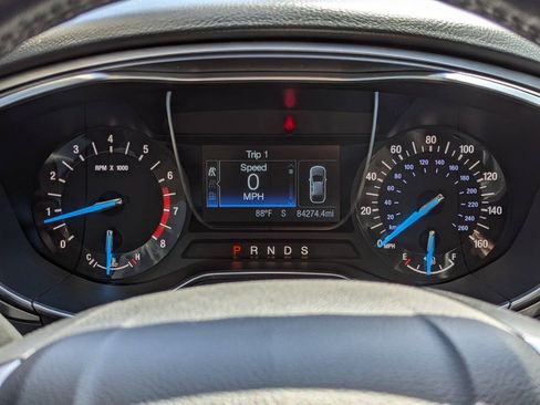 Used 2018 Ford Fusion SE AWD/4WD image 18