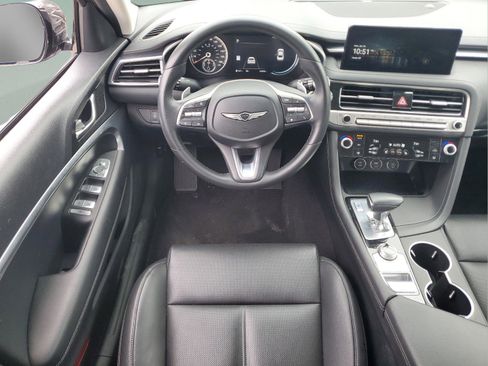 Used 2025 Genesis G70 2.5T image 9