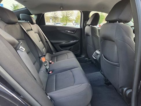 Used 2023 Chevrolet Malibu LT FWD image 16