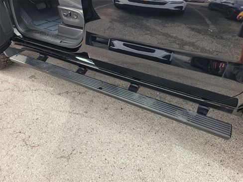 Used 2025 Chevrolet Silverado 1500 Custom Trail Boss w/ Dark Appearance Package image 25