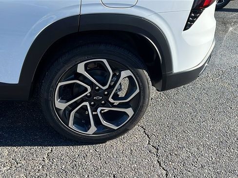 New 2026 Chevrolet Trax RS w/ Sunroof Package image 9