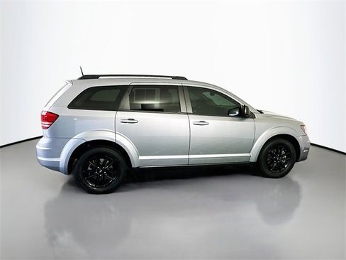 Used 2020 Dodge Journey SE w/ Blacktop Package image 8
