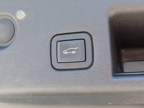 Used 2024 Chevrolet Equinox LT FWD image 6