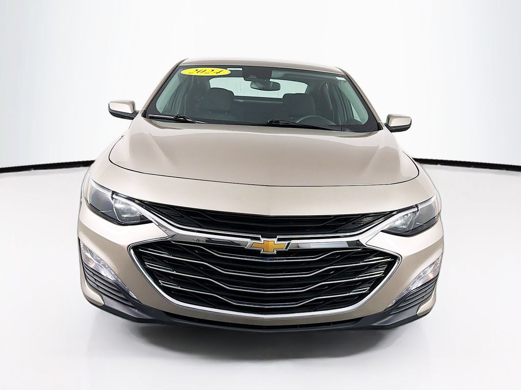 Used 2024 Chevrolet Malibu LT FWD image 2