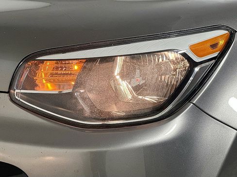 Used 2016 Kia Soul + image 24