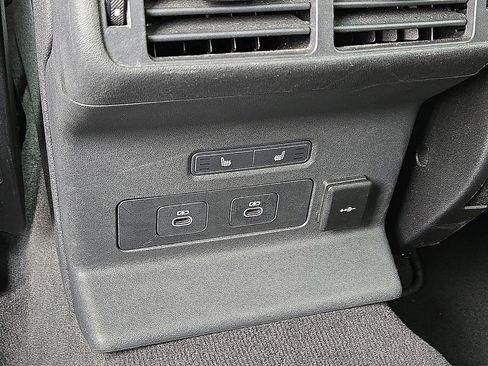 Used 2024 Land Rover Range Rover Velar S image 17