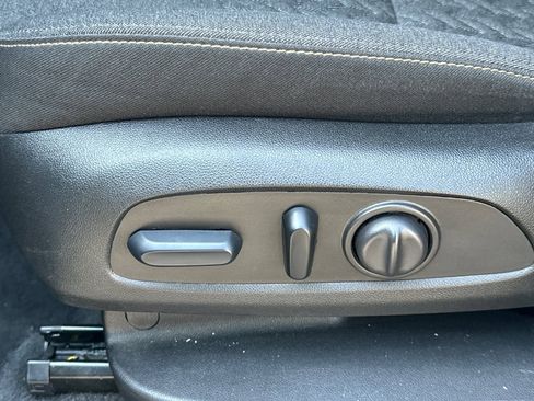 Used 2024 Chevrolet Equinox LT image 14