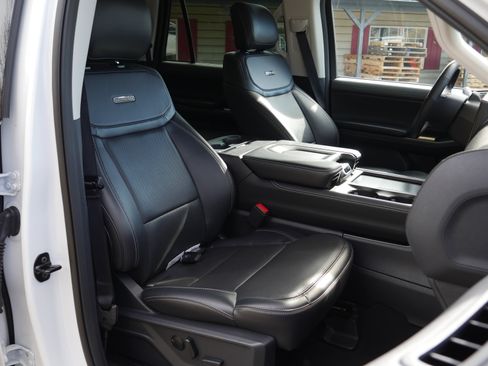 Certified 2025 Ford Expedition Max Platinum AWD/4WD image 32